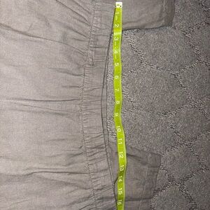 Old Navy gray linen style capri pants